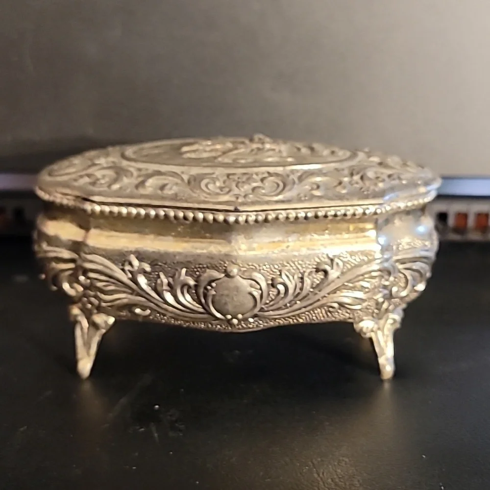 Vintage Metal Jewelry Trinket Box